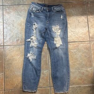 Judy Blue Ripped Ankle Jeans in Classic Blue